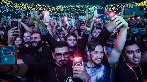 Dua Lipa Electriza Bogotá: TransMilenio Extiende Horarios para el Concierto