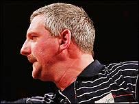 He&#39;s one of the best darts players in the world, and he lives in Wolverhampton. BBC WM&#39;s Jenny Jones chatted to darts champ Wayne Jones. - waynejones05_203_203x152