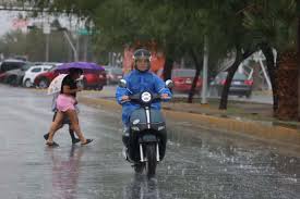 Prevén lluvias puntuales intensas y posibles trombas marinas en las costas de Jalisco para este jueves