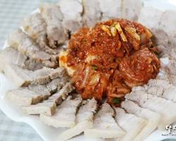 돼지수육 삶는 모습
