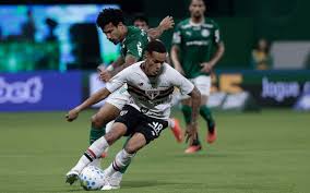 Titular no clássico, Djhordney ganha elogios de Dorival