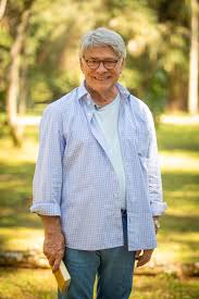 Sérgio Chapelin chega aos 85 anos longe dos holofotes e da TV