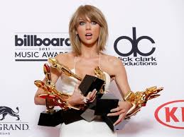 Resultado de imagem para fotos dos premios da taylor swift