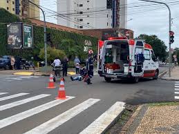 Acidente no Centro de São Carlos deixa duas pessoas feridas