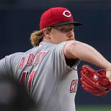 McCoy: Reds fumble three straight bunts, drop fifth straight game in series opener in San Diego