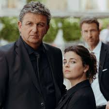 „Bergdoktor“-Star meldet sich nach Funkstille mit besonderem Familienfoto zurück: „Liebe dich so sehr“