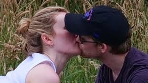 Steamy park sighting of hot new celeb couple