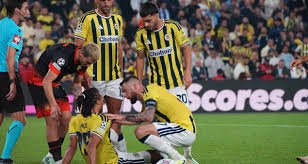 Fenerbahçe'de derbi öncesi çifte şok: Dönüş tarihleri belli oldu — Sözcü Gazetesi