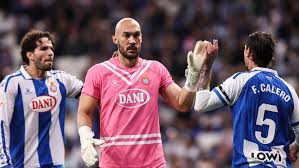 Dmitrovic evita la derrota del Espanyol ante un Levante que se queda con la miel en los labios