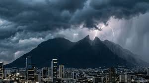 Probabilidad de lluvia y tormentas eléctricas hoy en Nuevo León