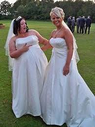 Emma Johal and Lisa Goodhew who had never met before, bought their bridal gowns months before from the same shop. Lisa Goodhew and Emma Johal - Two brides, ... - dress_match_1014456f