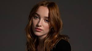 Phoebe Dynevor To Star In 20th’s Adaptation Of Emily Henry Bestseller ‘Beach Read’