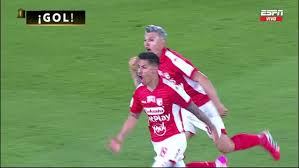 Video: Olivera anota golazo de cabeza en Santa Fe vs. Peñarol de Libertadores