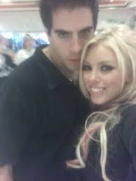 Eli Roth and Brittney Skye when they were a couple in 2006. « Previous PictureNext Picture ». Posted by: heycr. Image dimensions: 240 pixels by 320 pixels - qewapa2s34y5eqa4