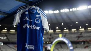 Vazam imagens da nova camisa do Cruzeiro para 2026; veja