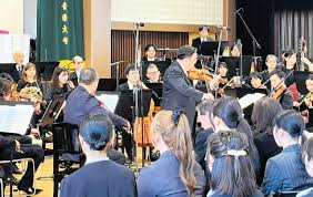 福岡県唯一の4年制音大、さだまさしさんが校歌を作詞作曲