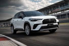 Toyota Corolla Cross 2027 perde versão barata, muda versão esportiva e parte de R$ 194.790