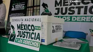 Colectivo instala consulta en el Zócalo de Puebla contra reforma a las “pensiones doradas”