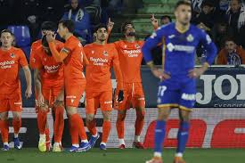 1-2. Aramburu reina en el caos del descuento