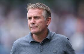 Wrexham vs Oxford: Must-Win Clash Looms! Line-Up Predictions & Parking Info!