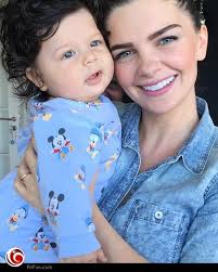 Résultat de recherche d'images pour "‫بيلين كارهان وهي صغيرة‬‎"