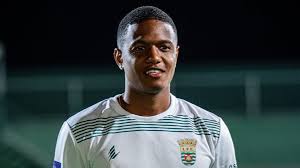 Tiago Augusto assina com o Leça
