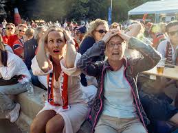 Syden-varmen er her! Men mulig styrtregn på Østlandet truer VM-festen lørdag kveld.
