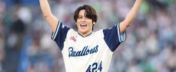 宮野真守が始球式 97点ですかね