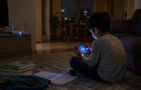 کودکی پشت فیلترشکن؛ اینترنت زودتر از آموزش وارد زندگی بچه‌ها شده است