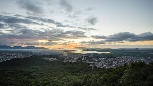 Calorão de 30°C abre a semana, mas reviravolta no tempo derruba temperaturas em Joinville