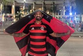 MP do Rio pede à Justiça fim da liberdade condicional do ex-goleiro Bruno; entenda