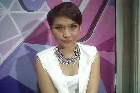 Hasil gambar untuk bugil telanjang NAJWA SHIHAB indonesia presenter tv