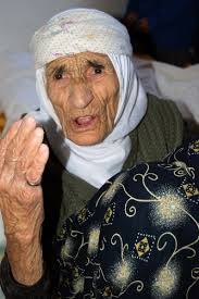 Malatya&#39;nın Arguvan ilçesine bağlı Yazıbaşı köyünde yaşayan 114 yaşındaki Abdullah Adıgüzel ile 112 yaşındaki Elif Adıgüzel çiftini ölüm ayırdı. - 92-yil-ayni-yastiga-bas-koyan--67152