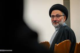 واکنش روحانی اصلاح طلب به ادعای خروج خاتمی از کشور