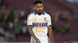 Javier Aquino se despidió de Tigres