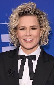 Finding Her Self-Worth and Falling in Love Again | People US - entertainment
