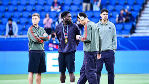 Er ist wohl nicht im Stadion! Neuer verrät, wo der Trainer des FC Bayern den Kracher gegen PSG schaut