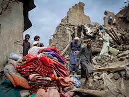 Survivors struggling in earthquake aftermath