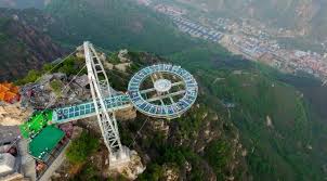 Image result for Jalan-jalan di jembatan kaca ini dijamin bikin kaki gemetar