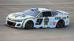 Chase Elliott Faces Playoff Pressure Amidst Team Changes