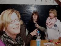 “Wir haben sogar Besuch aus dem Ausland”, stellte <b>Doris fest</b> <b>...</b> - 131102bruderschaftfrauen