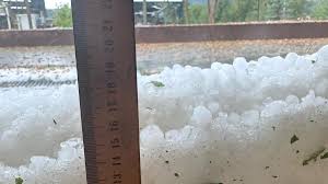 Gap Sous la Grêle: Images Choc! Orages Violents Déferlent sur les Alpes!