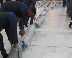 جزئیات جدید از جمع‌آوری فرش‌های حرم امام حسین (ع) در کربلا + فیلم و عکس - تابناک