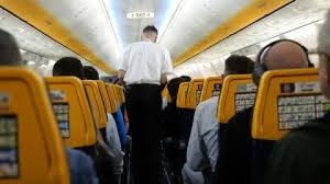 Pasażer został wyssany przez okno. Ryanair podał wstępne ustalenia