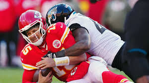 ESPN投票揭晓：Patrick Mahomes跌下神坛，Josh Allen如何封神成为NFL新霸主？