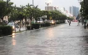 Lluvias colapsan calles y avenidas en Campeche; Protección Civil emite alerta
