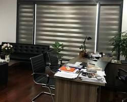 Hình ảnh về Rèm cầu vồng văn phòng