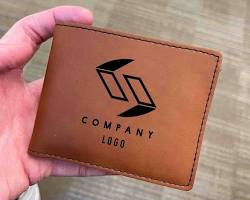 تصویر leather wallet with company logo