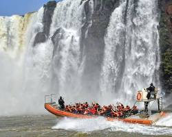 Imagem de Boat ride through the Devil's Throat, Iguaçu Falls
