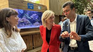 Beauval: Ministre émerveillée par la biodiversité! Découvrez Johnny!